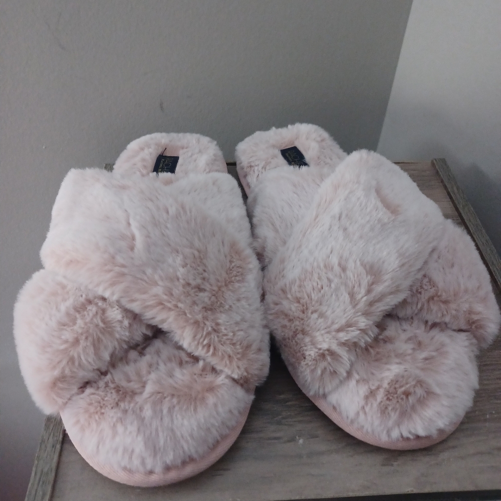 Rachel Ray Cross Over Slippers Sz 9/10
